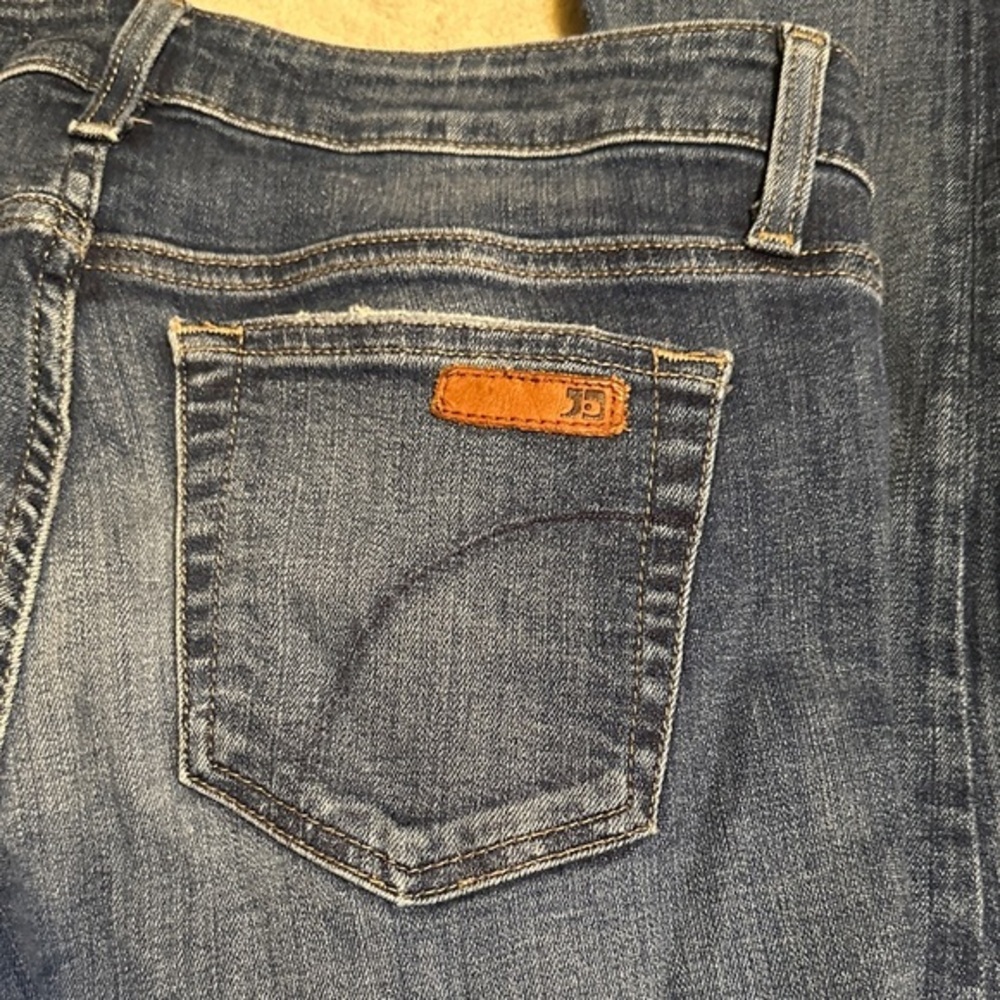 710.  Joe's Jeans Dark Blue the Skinny fit stretch women’s Jeans size 27